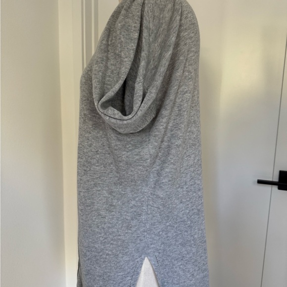 Loft light grey color Women’s medium cardigan - Picture 3 of 3